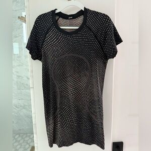 Lululemon Black and Pink Patterned Athletic shirt